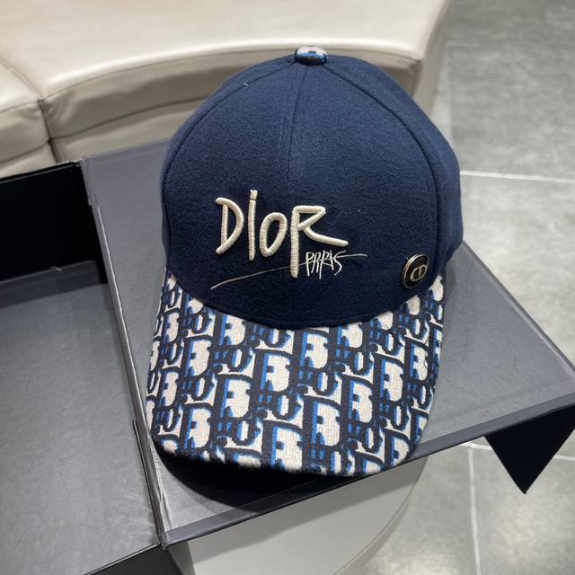 Dior迪奥 秋冬款官网同步发布 家棒球帽 整个帽子质感超级好 上头效果很nice 超级火爆